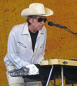 250px-Paparazzo_Presents_Bob_Dylan_.jpg