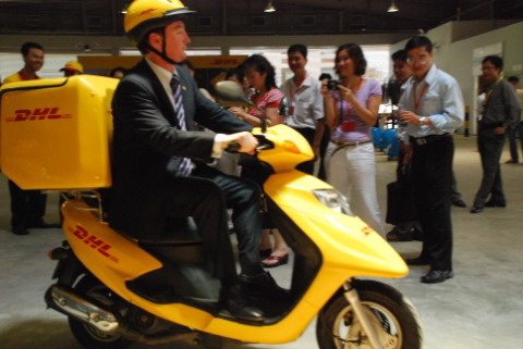 chuyen_phat_nhanh.jpg
