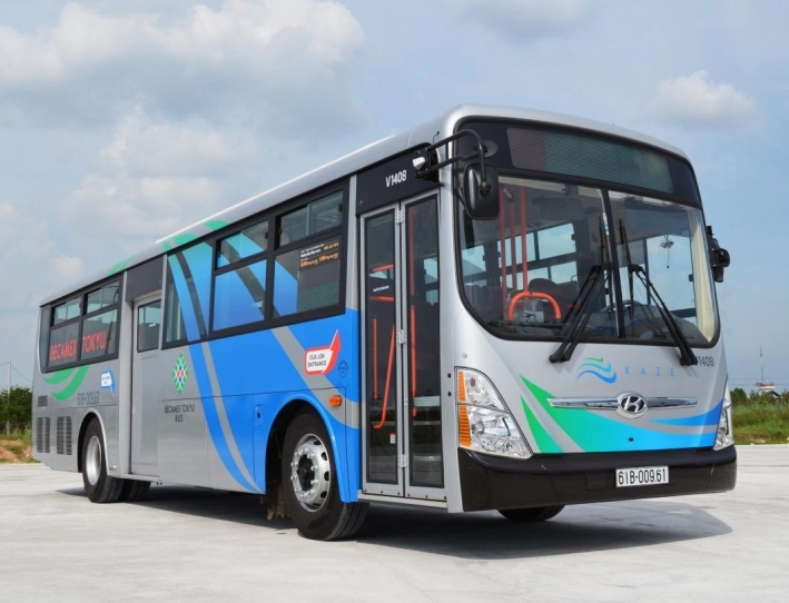 Bus 1.jpg