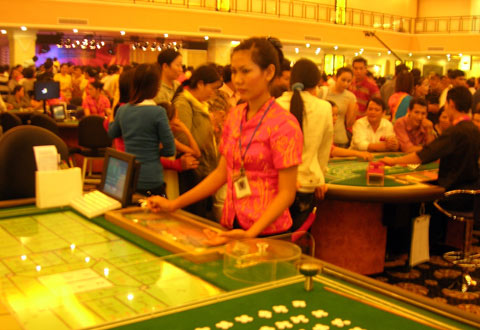 11236449-casino.jpg