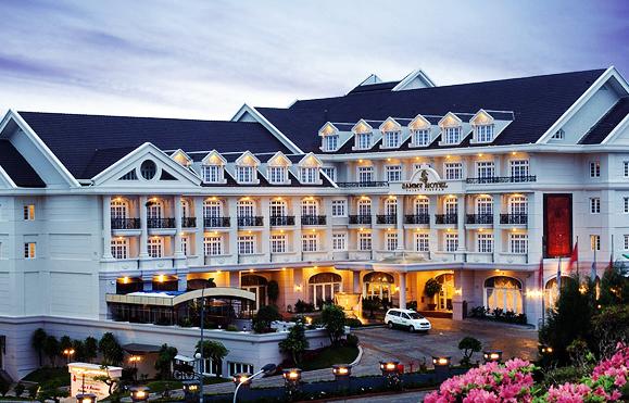sammy-dalat-hotel-facade.jpg