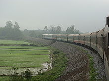 North-South_train_Vietnam.jpg